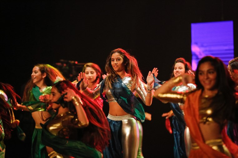 Tribe Dance Hold Your Dream 